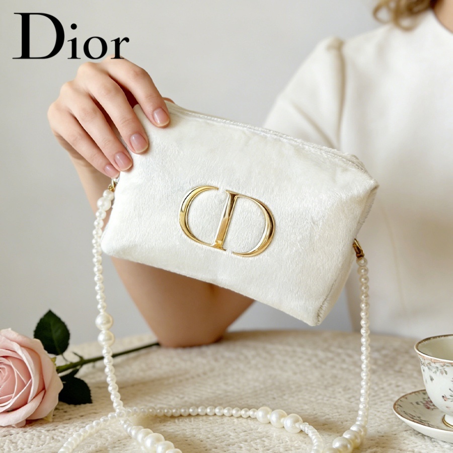 Kosmetyczka podróżna Dior z bi – Women'S Fashion Essentials recenzja i cena